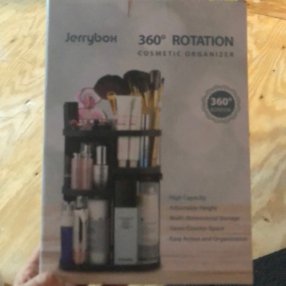 Cosmetic 360 organizer